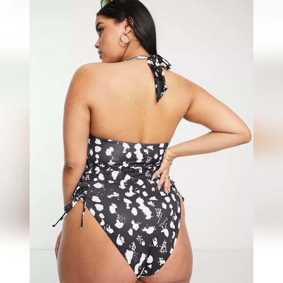 ASOS DESIGN Curve adjustable leg halter swimsuit - Picture 2 of 3